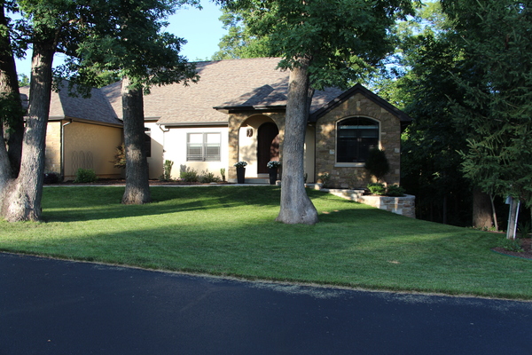Golf Course Home w/room for 2 Families