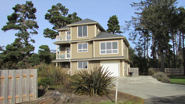 Ocean view, pet okay, en-suite, fenced 