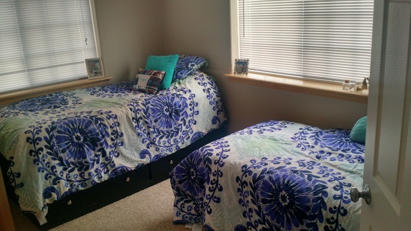 3 bedroom condo -large deck and seating