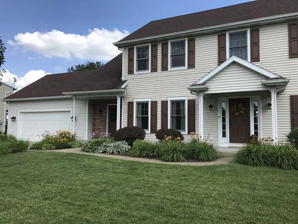 Close to Dining, Shopping, Campus