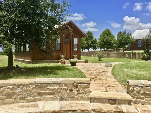 Cottage w/Stadium-side Parking provided