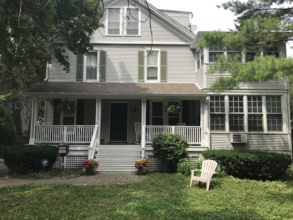 Beautiful Downtown Lake Forest Home