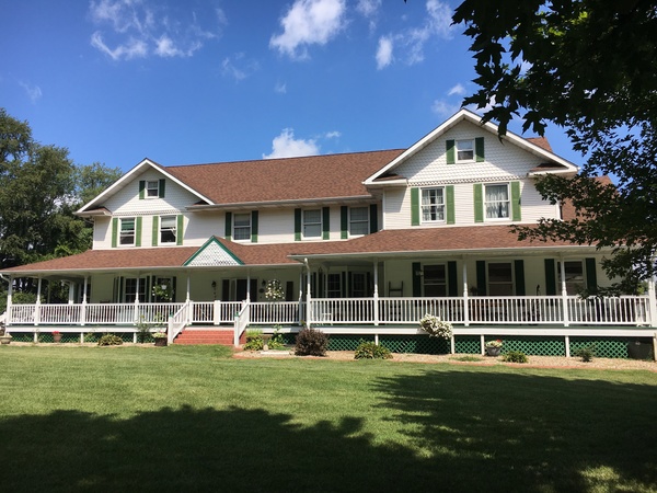 Peaceful & Private Farmhouse on13 acres 