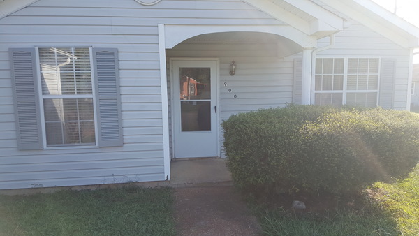 Nice,roomy,clean home  close to Nashvile