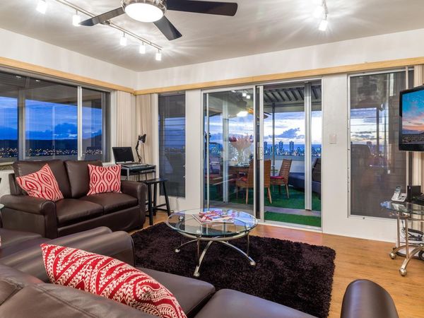 3 Bed, 3 bath w/ Wraparound Balcony