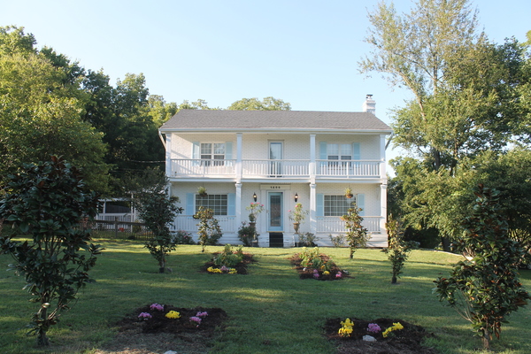 Hip Eastside 6b/3bth w SPA + Screenporch