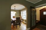 Entry dinning