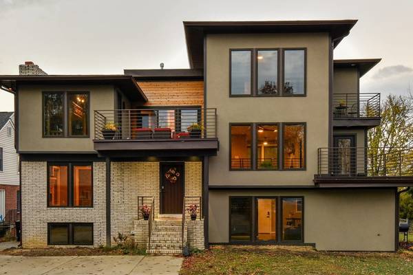 Modern Luxury 5 minutes to DC