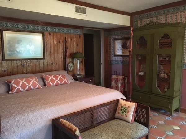 Warm, relaxing, country living retreat.