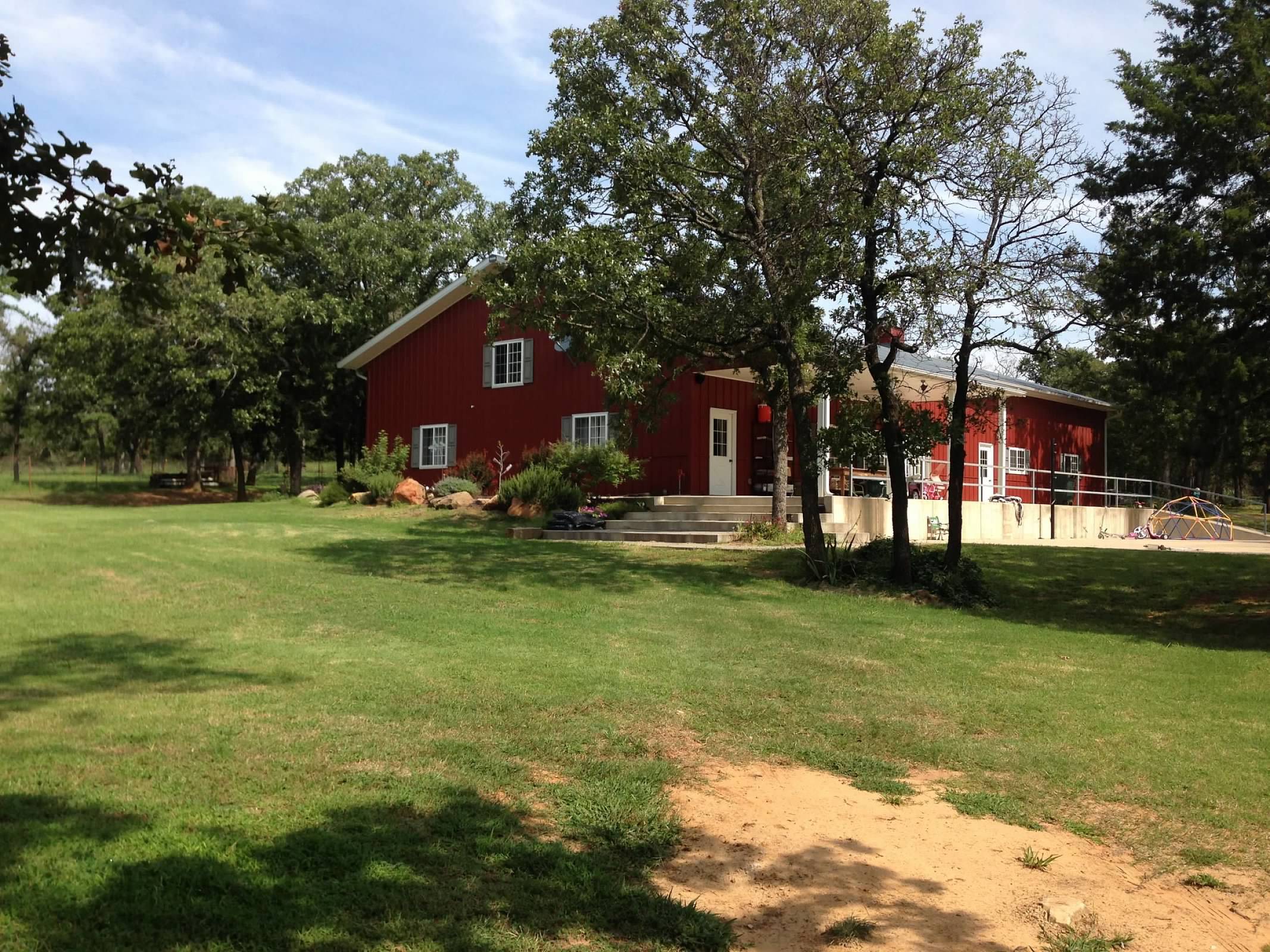 Red barn 1