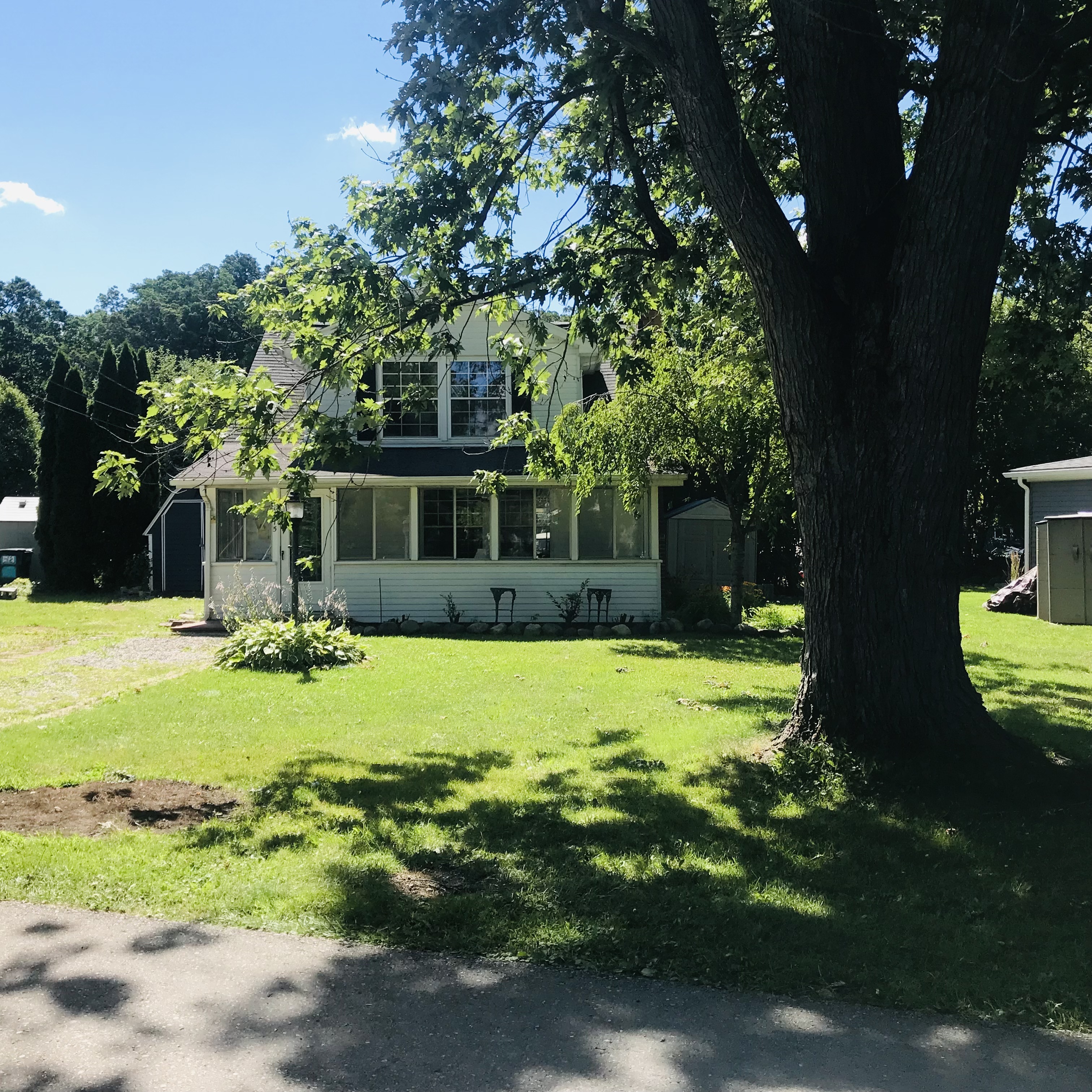11575 front of house