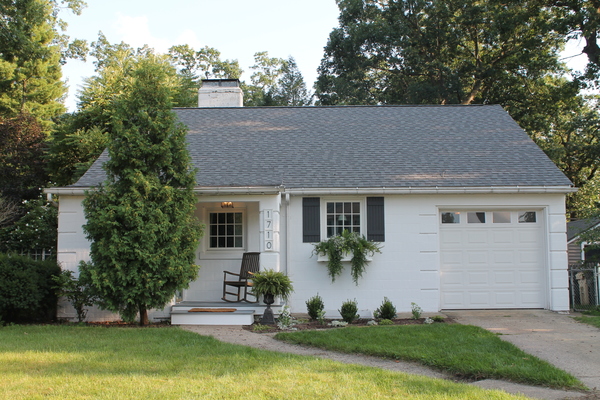Shamrock Bungalow - Easy walk to ND!