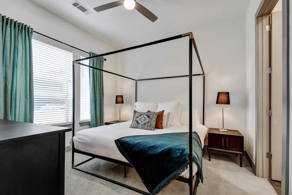 2BR Stylish Getaway | Riverwalk