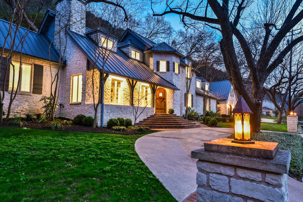 Luxury French Farmhouse w/ Pool & Lake