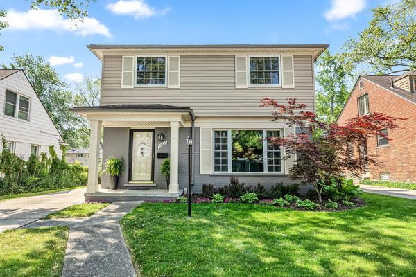 Private Home in Beautiful Neighborhood 