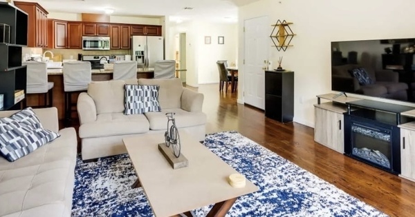 Chic Vacation Rental: Patio & Fireplace