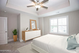07 guest room queen bed
