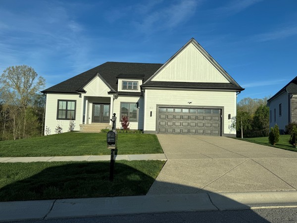 Modern New Home - 5min Drive to Valhalla