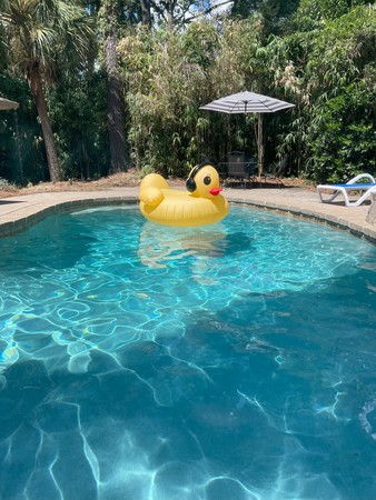 Private Pool/Hot tub, Fire Pit, Close!