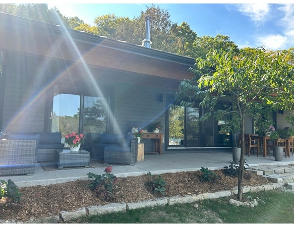 Lake House near Lambeau and and Whistlin