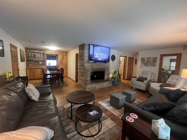 20 min walk to ND. Super clean , cozy