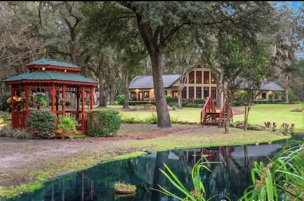 Magazine Featured Home On 11 Acres