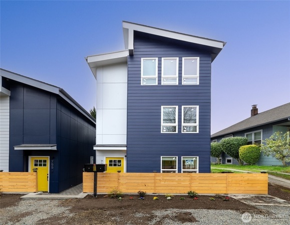 Brand New Seattle Townhome w/rooftop