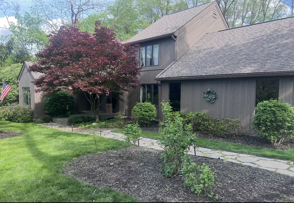Lovely Home & In Law Suite - Steps Away!