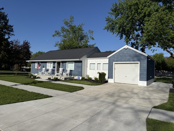 5 Bed Home 8-min walk to ND Sleeps 14 