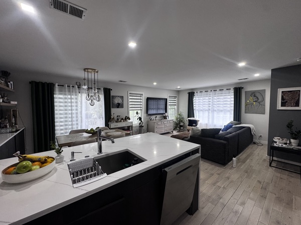     Modern Living, Perfect Location