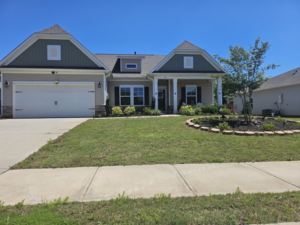 7 miles from Clemson- big covered porch