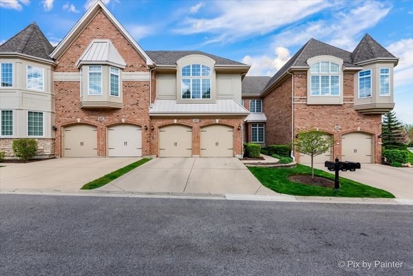 Luxury Executive Home – 10 Minutes from 