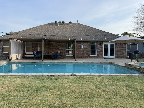 POOL/HOT TUB/1 MILE FROM OU STADIUM