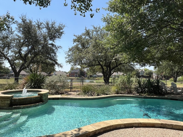 Family Home with Pool on Golf Course