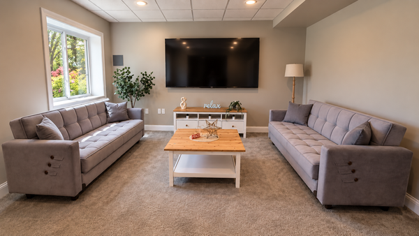 Bright & Cozy Stay – 2 Miles to Stadium