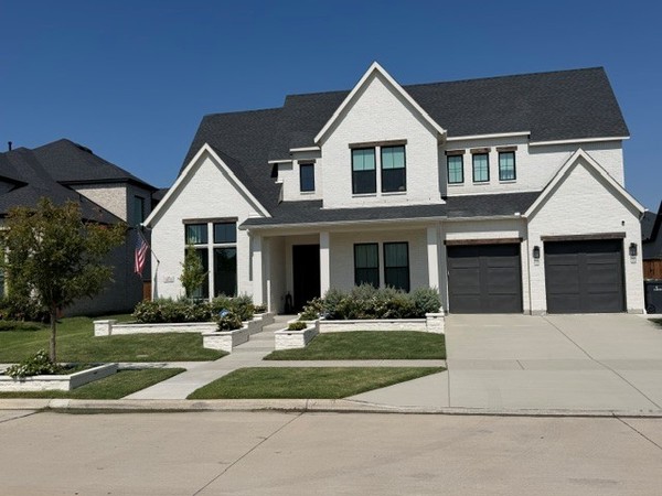 Luxury Home: Pool, Putting Green & More