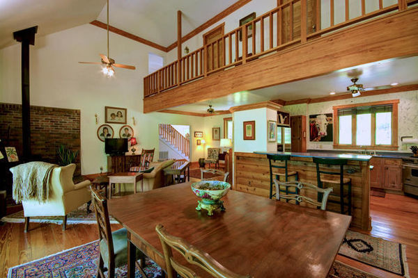 Open Concept House 4 bdrm . Great Deck!