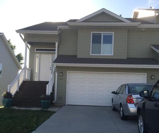 Contemporary / Close to Hawkeye Express